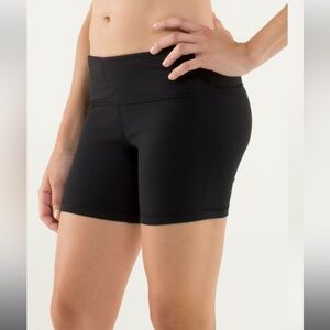 Lululemon Reverse Groove Short
